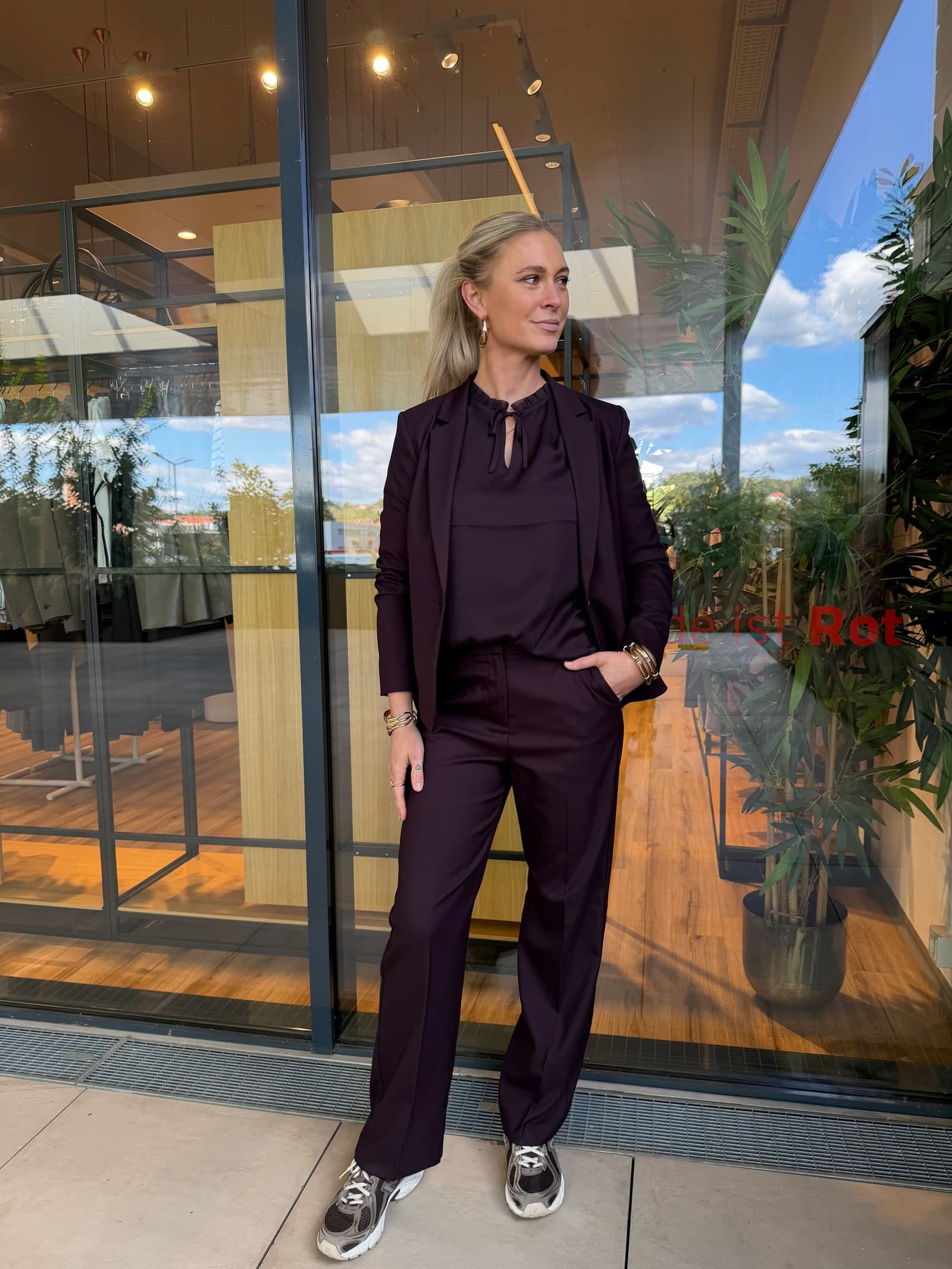 ✨ Elegant & cool in dunklem Bordeaux! ✨